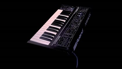 Roland-SH09